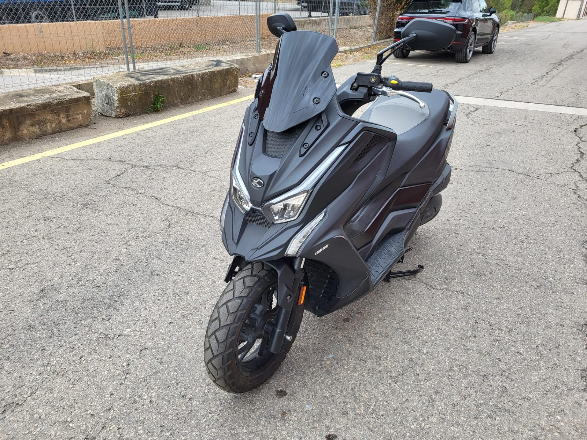 Foto 3 de Moto scooter kimko dtx 125 con 6000 kilometros