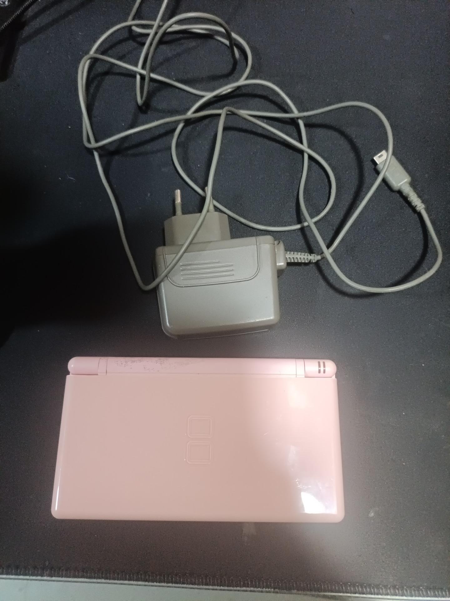 Foto 5 de Nintendo DS lite rosa + cargador y cartucho TTDS