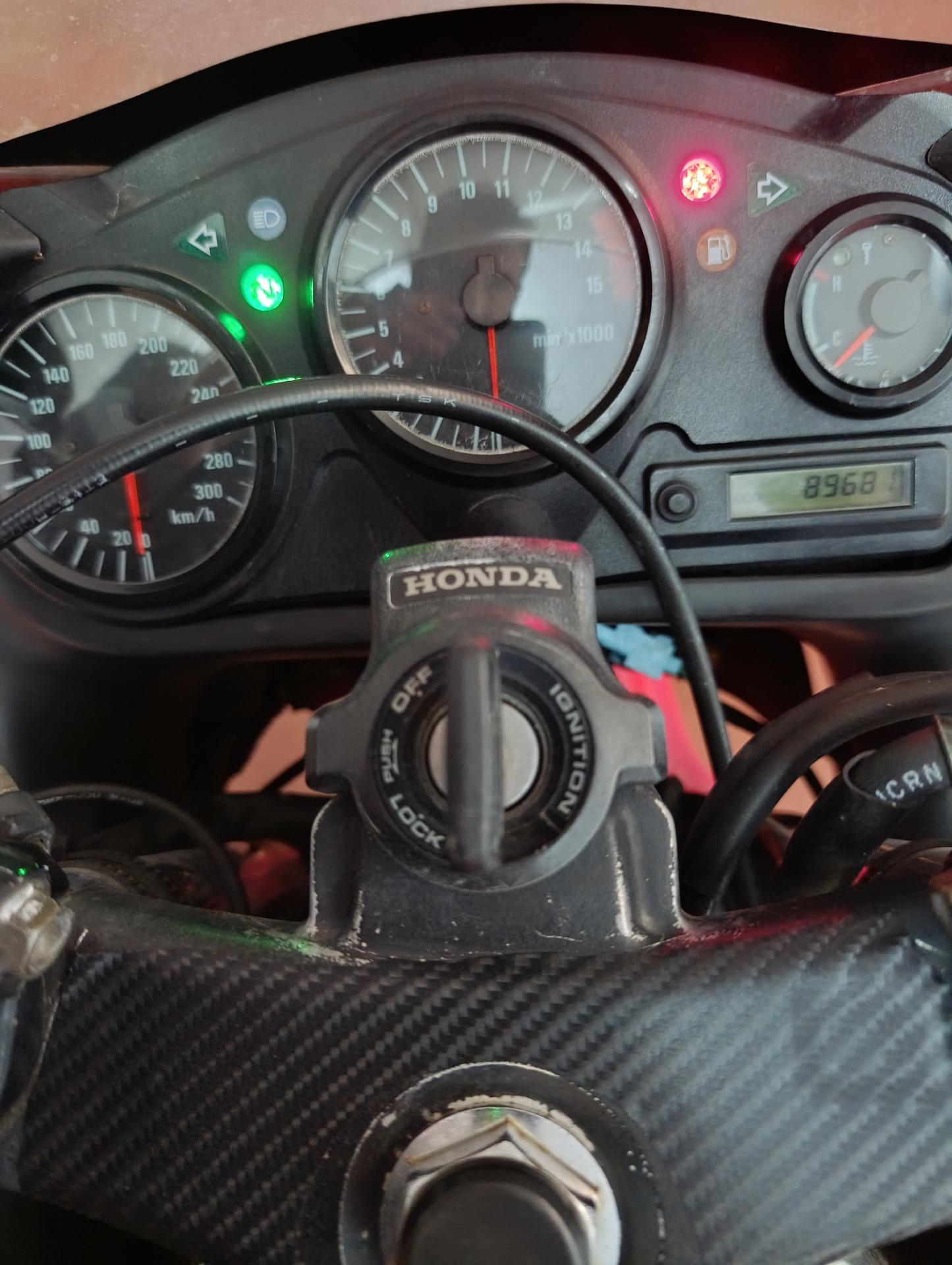 Foto 2 de Honda CBR600F