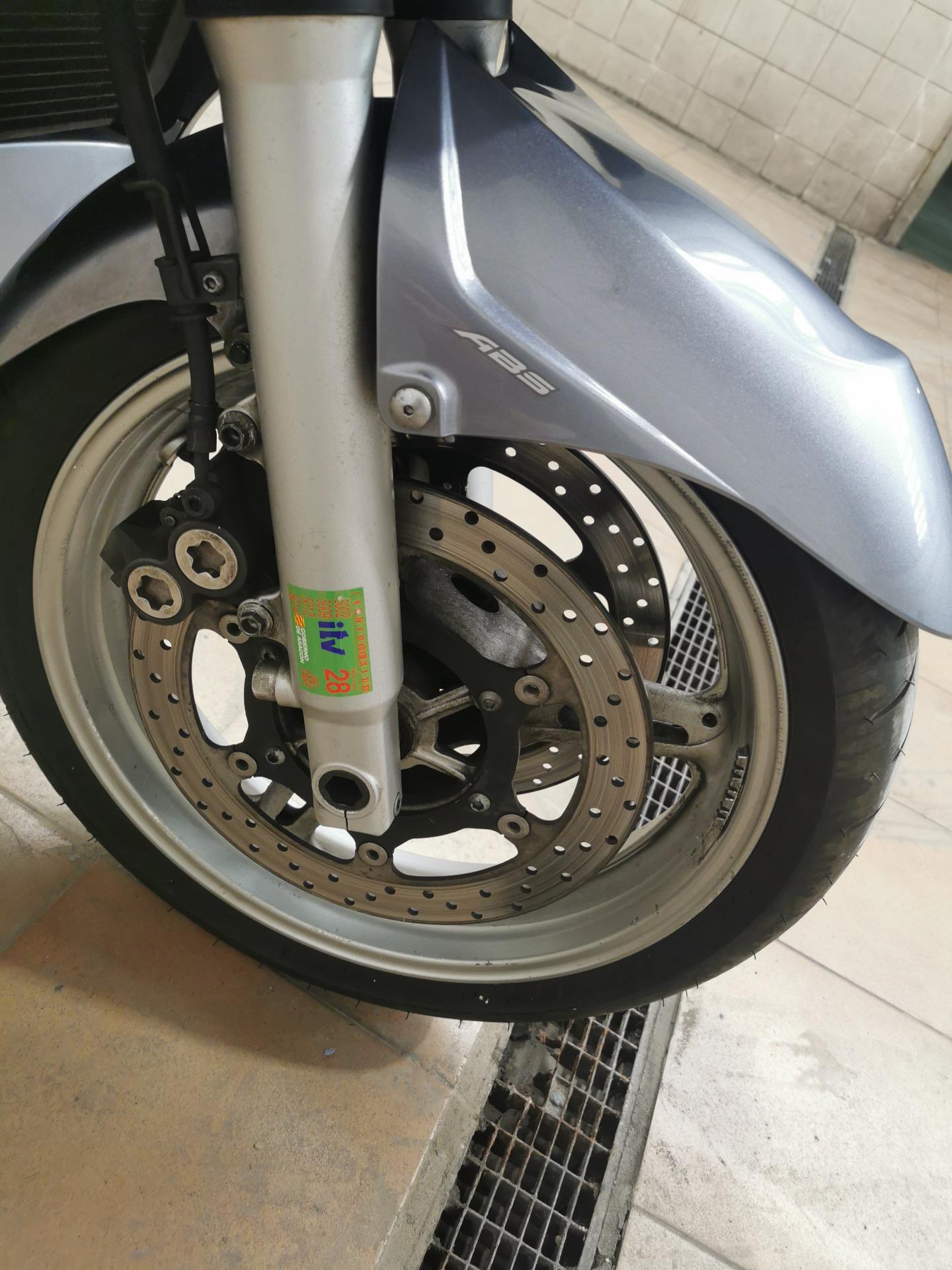 Foto 5 de Yamaha fjr abs del 2005 con 62000 kilómetro la moto esta perfecta y recién revisado de todo con fact