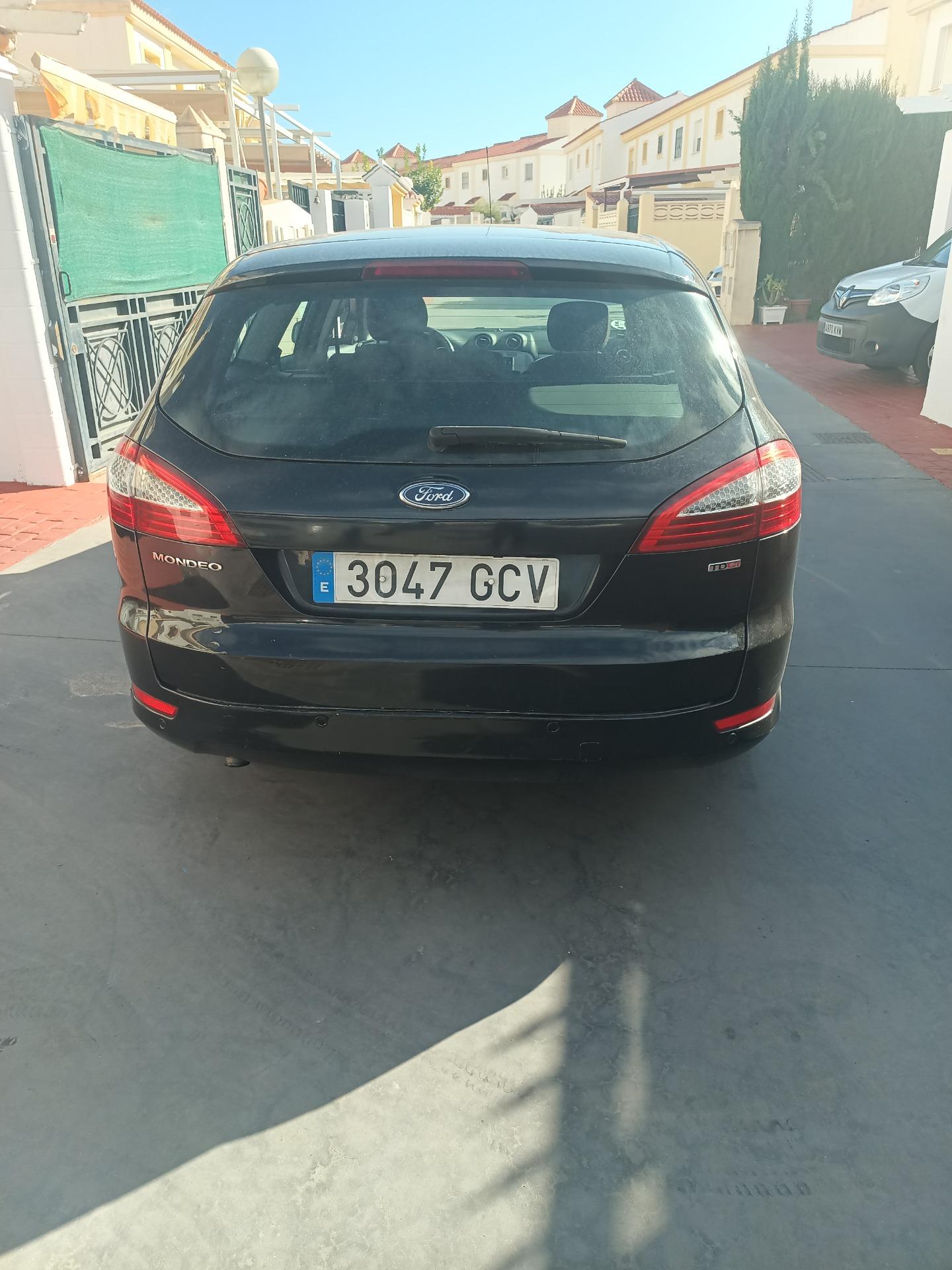 Foto 3 de Ford Mondeo familiar 1800cc 125 CV año 2008 por moto que me interese