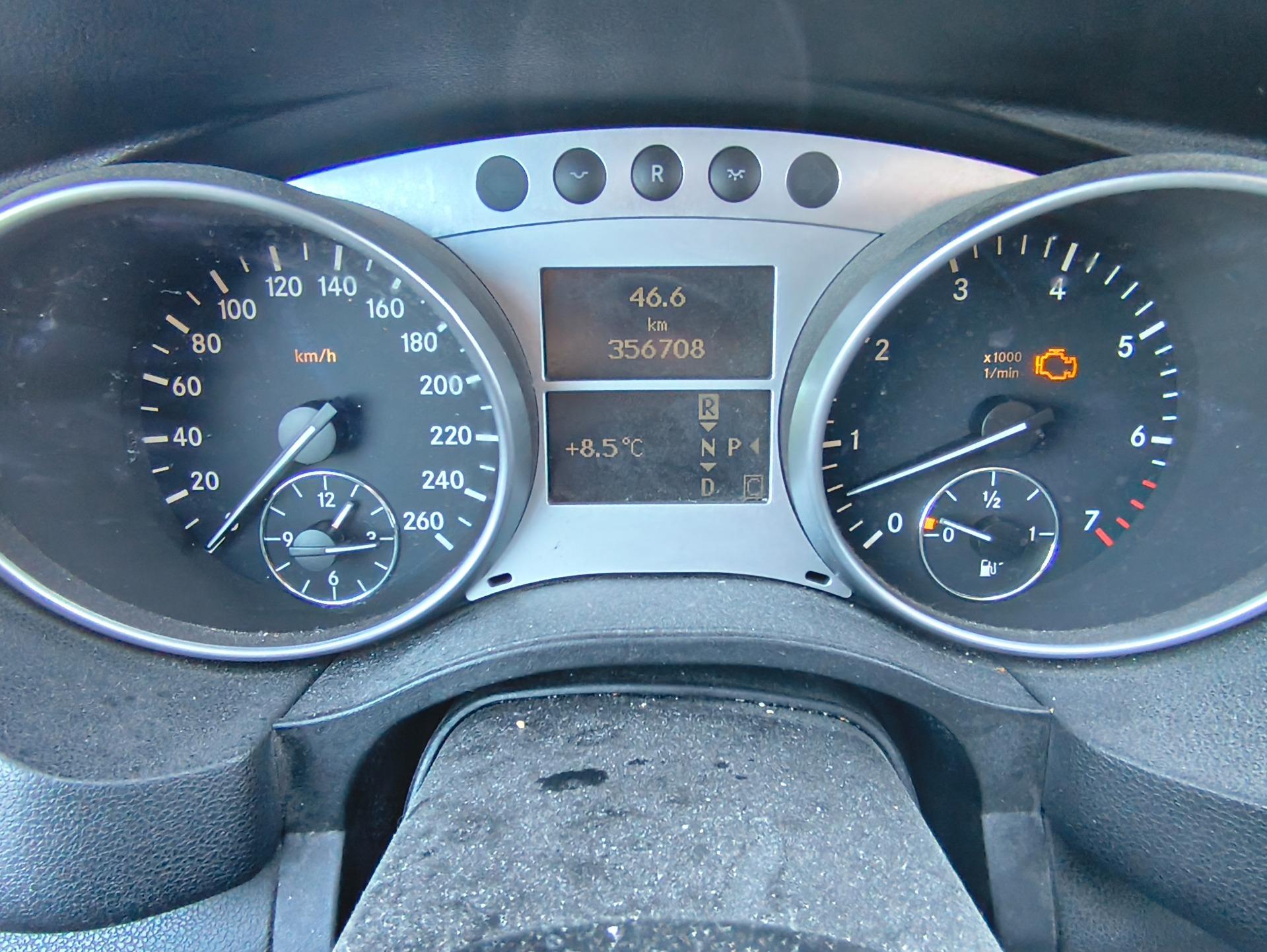 Foto 4 de Mercedes-Benz  Clase R R350 4Matic