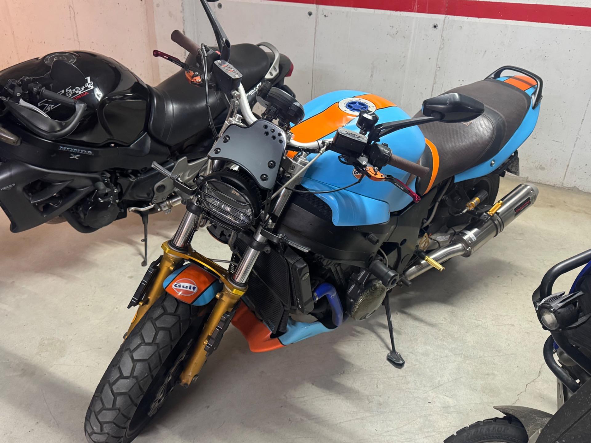 Foto 5 de Honda cbr 1100 xx transformada naked