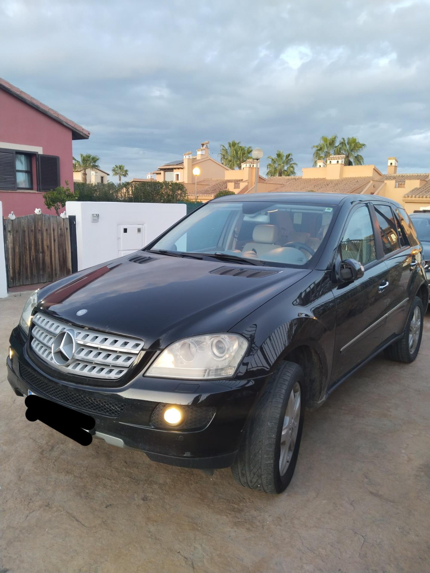 Foto 6 de Cambio Mercedes ML 320 2006 , por furgoneta de 5 plazas 