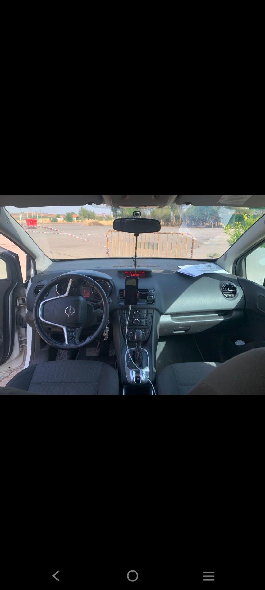 Foto 4 de Opel Meriva insignia 1.7cdti 110cv año 2013