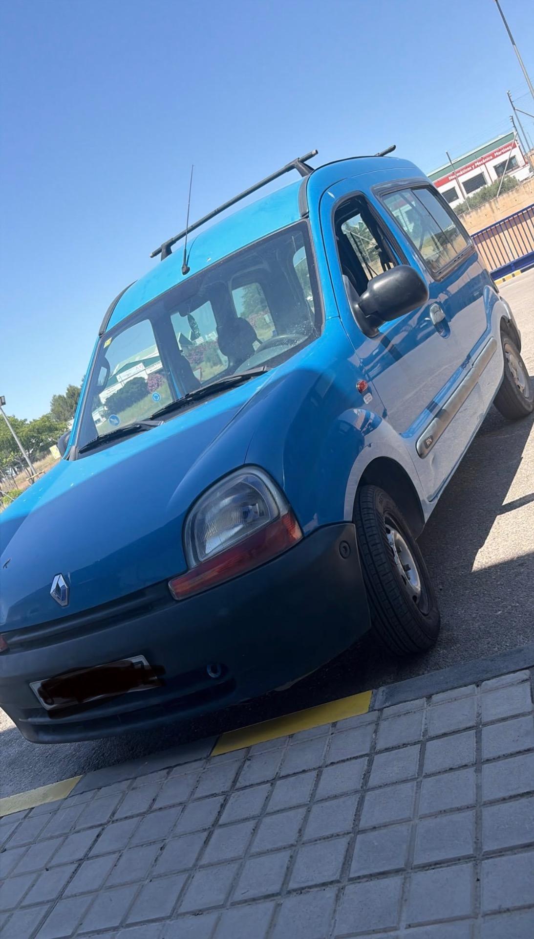 Foto de Cambio furgoneta Renault kangoo por scooter 125cc