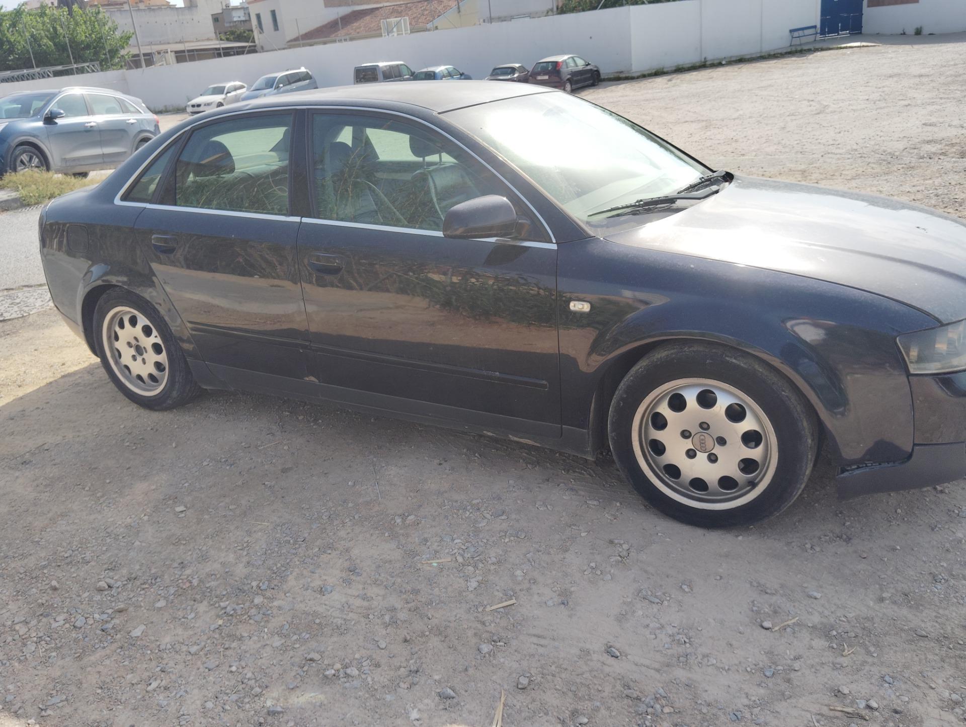 Foto de Cambió Audi A4 1900 TDI por moto cualquier cilindrada 