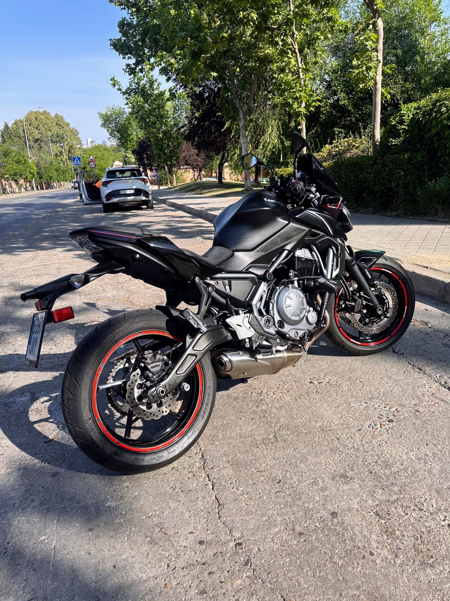Foto 5 de Kawasaki z650 2017 23.500 muy cuidada