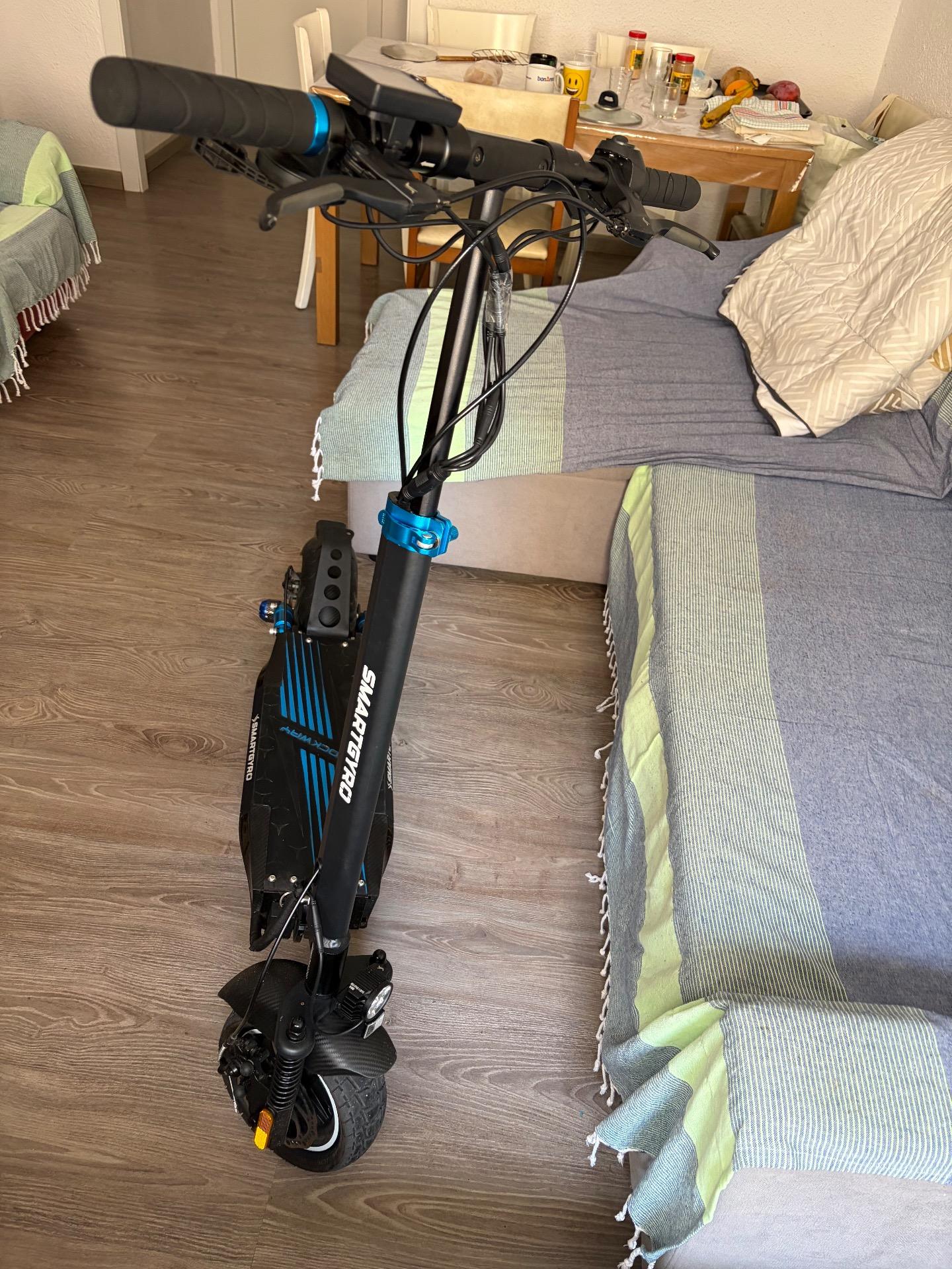 Foto 4 de Patinete Smartgyro con luces 