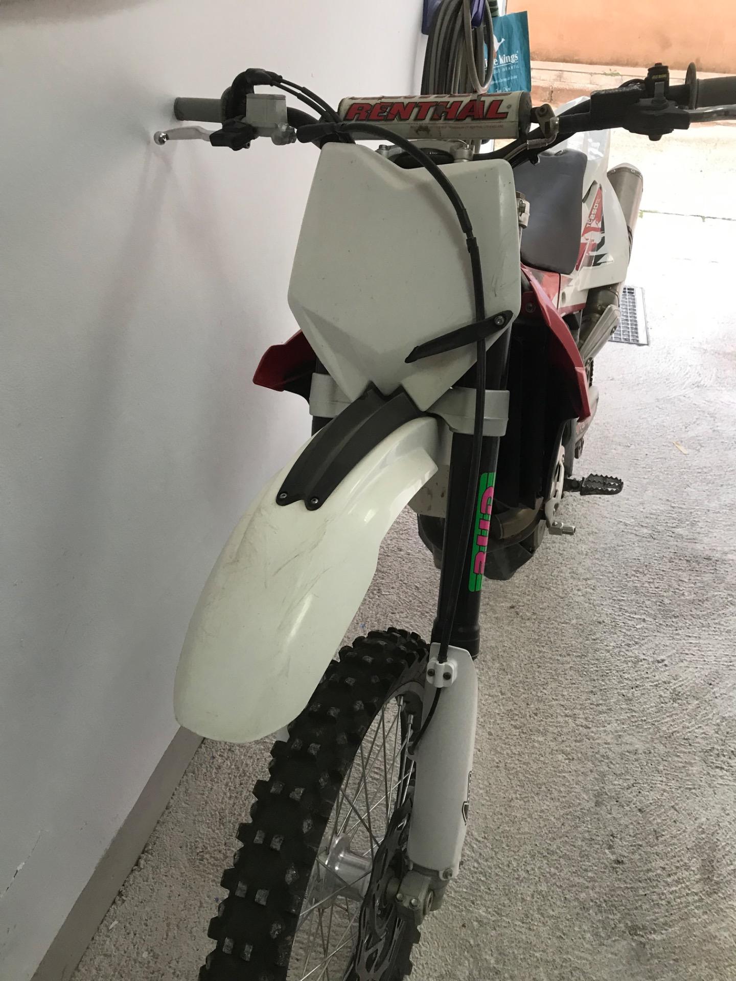 Foto 5 de Vendo 2800 euros o cambio por scooter de 125 