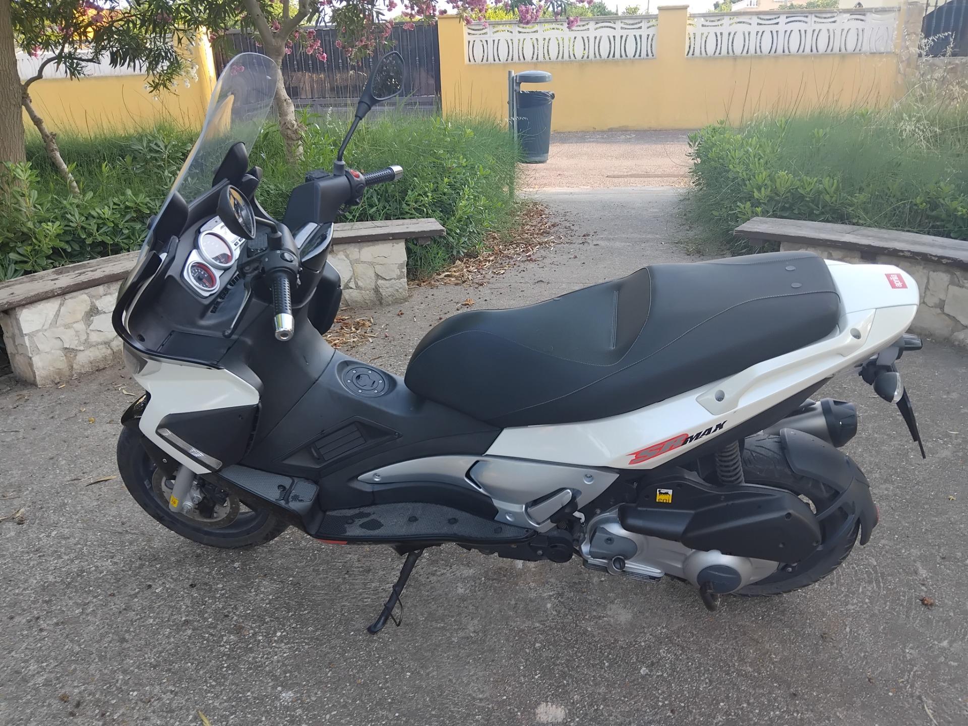Foto 3 de Scooter APRILIA SR MAX 300