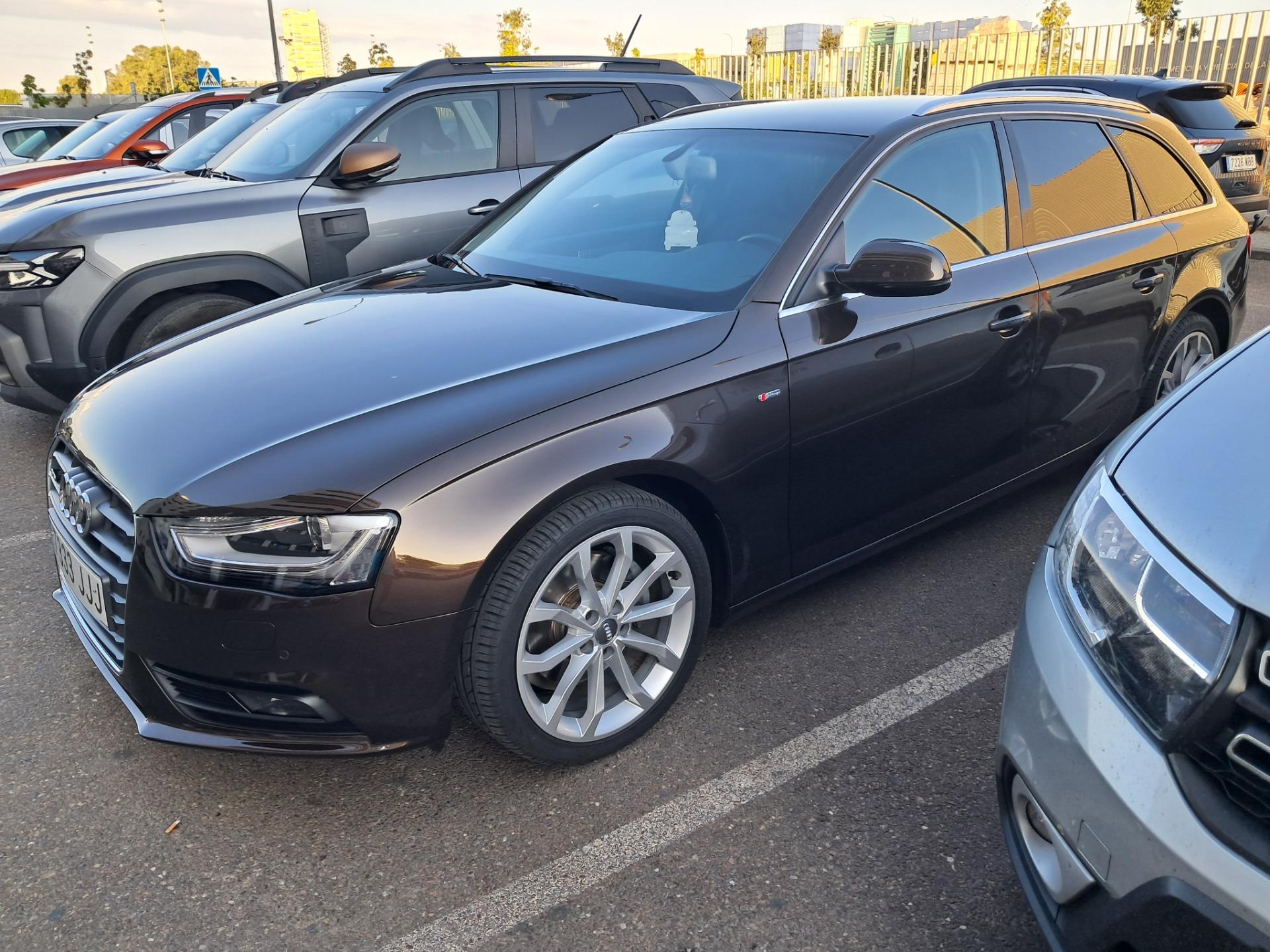 Foto 1 de Audi a4 b8.5 avant 2.0 150 caballos 