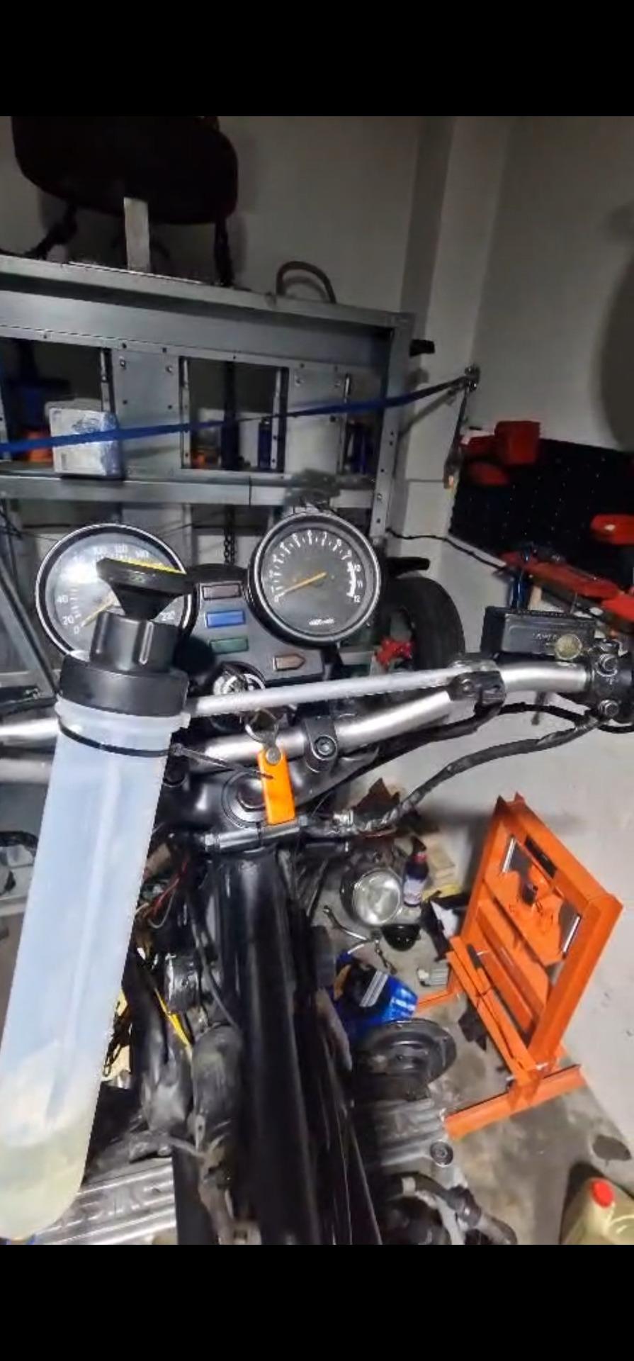 Foto 2 de Yamaha XJ650 desmontada para restaurar