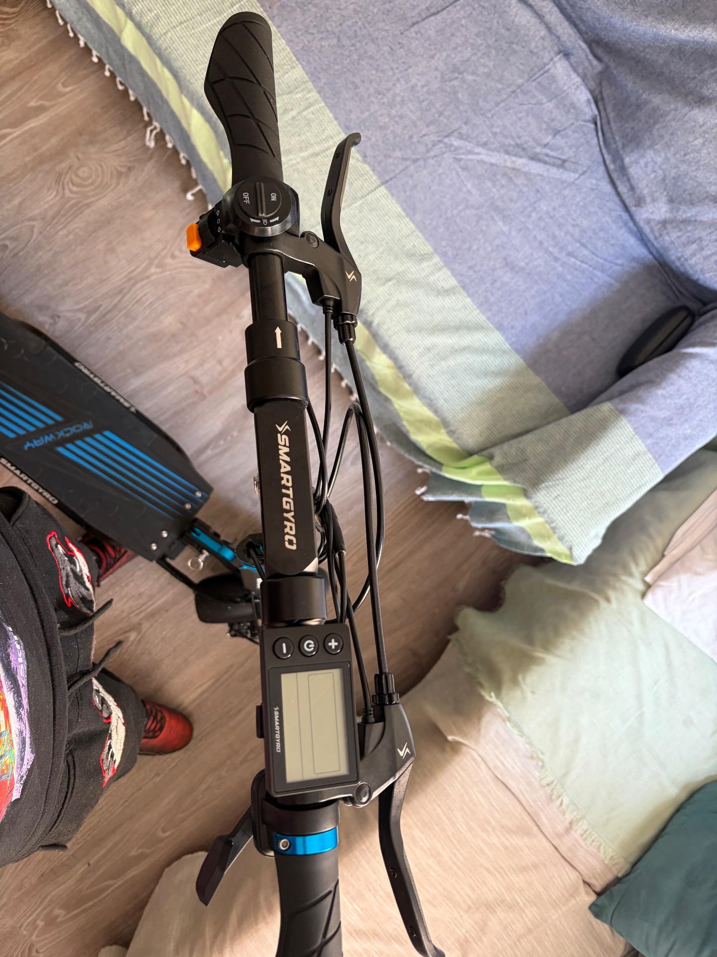 Foto 2 de Patinete Smartgyro con luces 