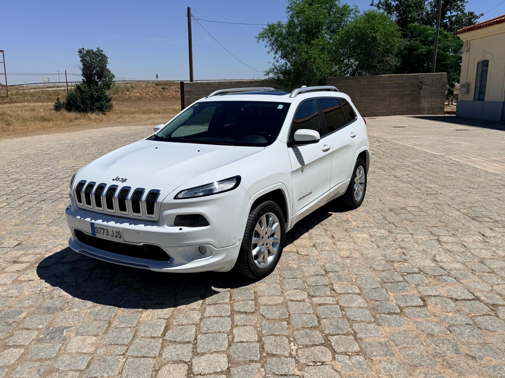 Foto 2 de jeep cherokee 3.2 2015