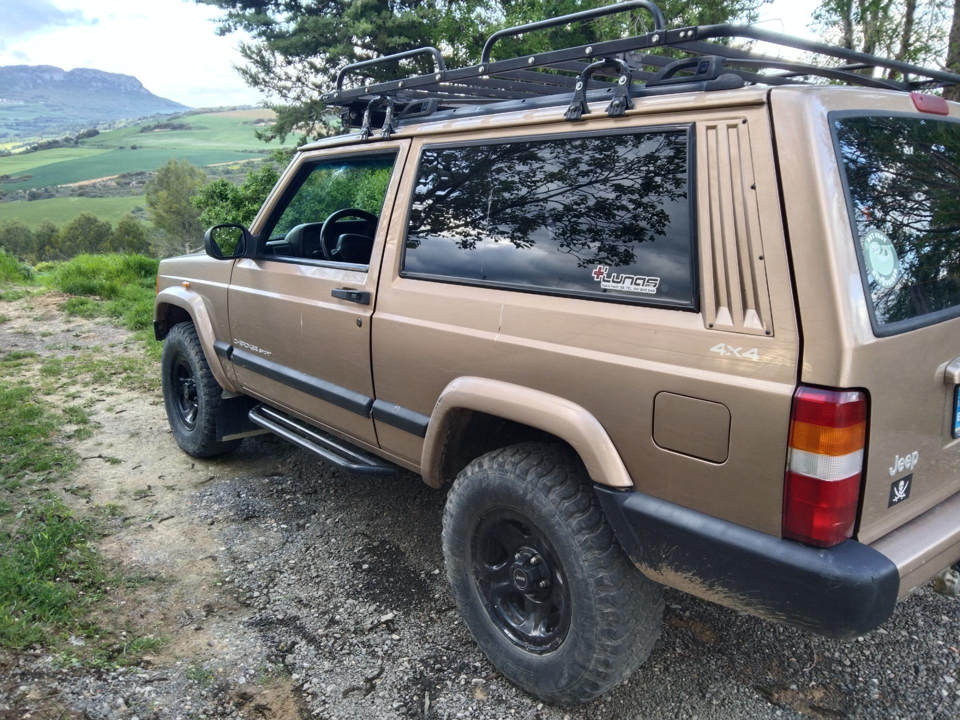 Foto 4 de Jeep Cherokee sport