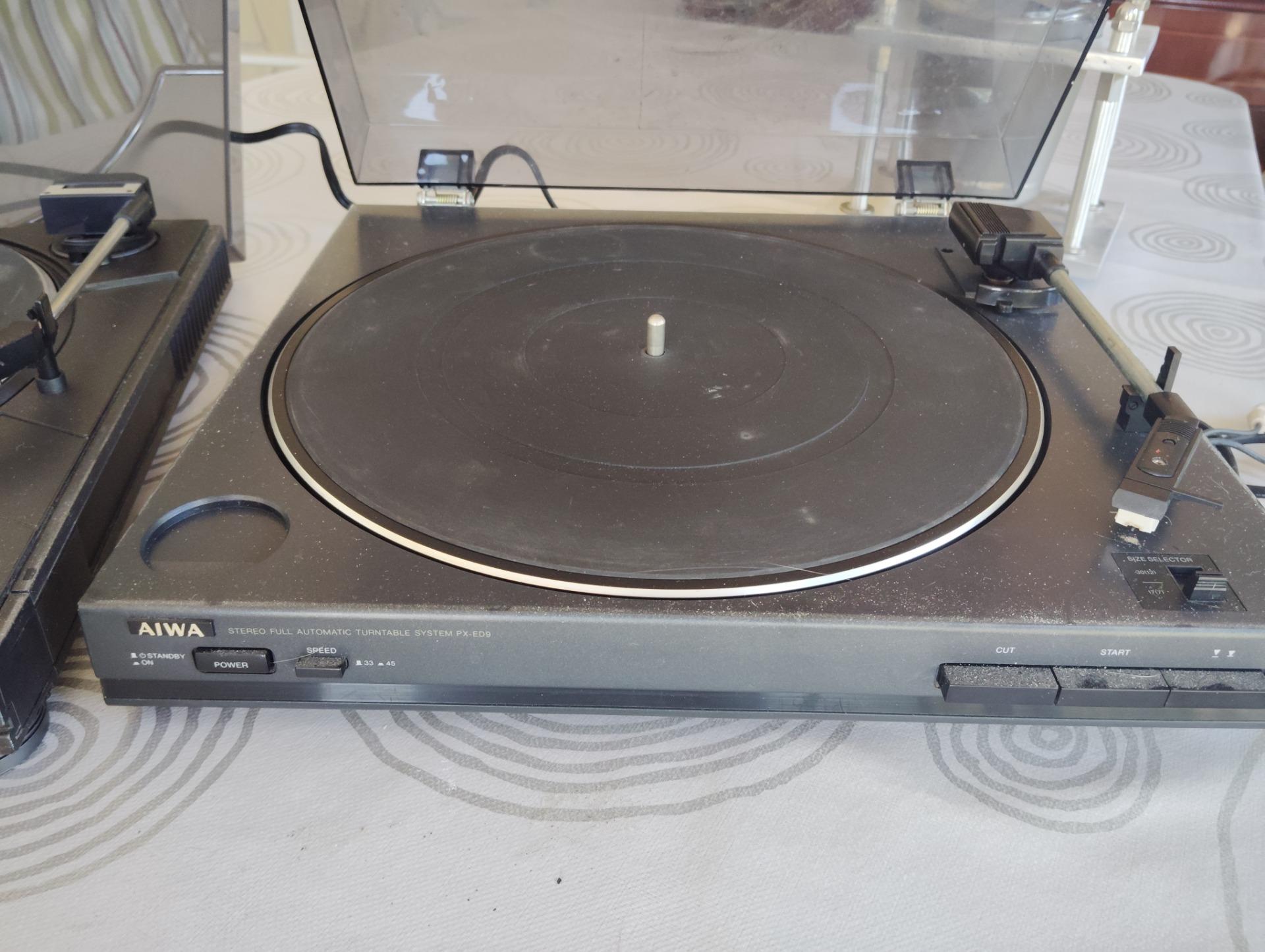 Foto 2 de Pareja de tocadiscos, uno aiwa que funciona perfectamente y otro Sony que solo le falta la aguja 