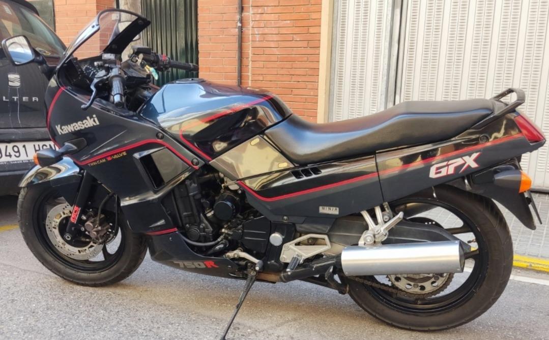 Foto de Kawasaki GPX 750R