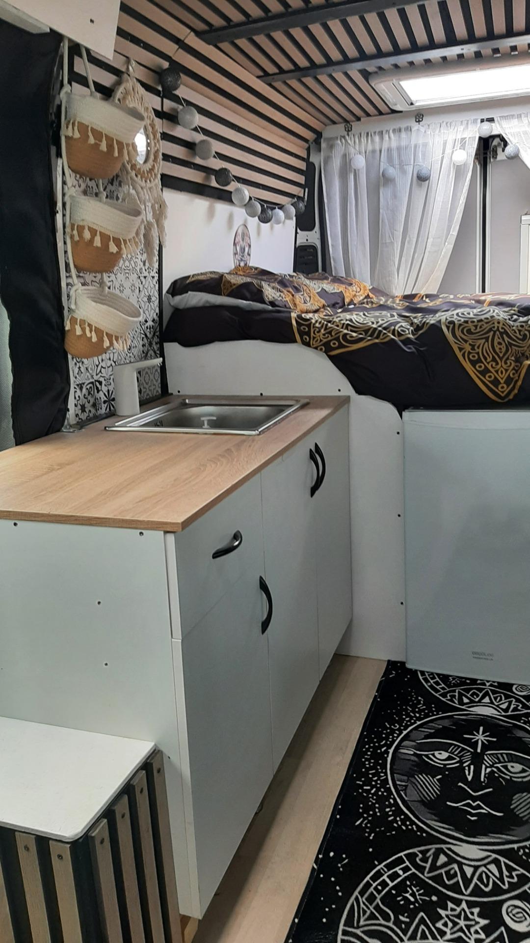 Foto 5 de PEUGEOT BOXER L3 H2 AÑO 2019 CAMPER HOMOLOGADA CON PAPELES ITV EN VIGOR 