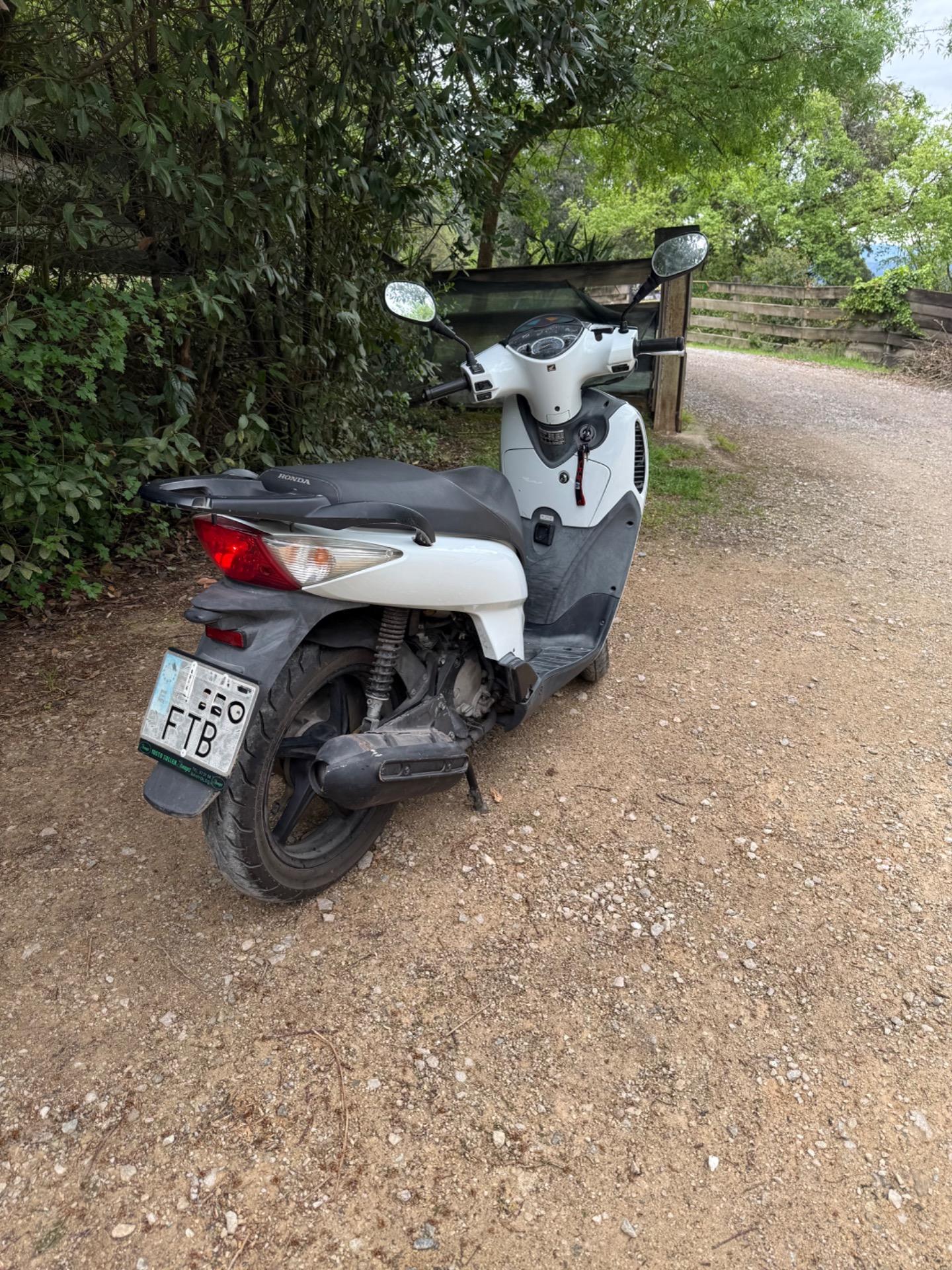 Foto 4 de Moto Honda SH 125I, motor nuevo con 1000KM