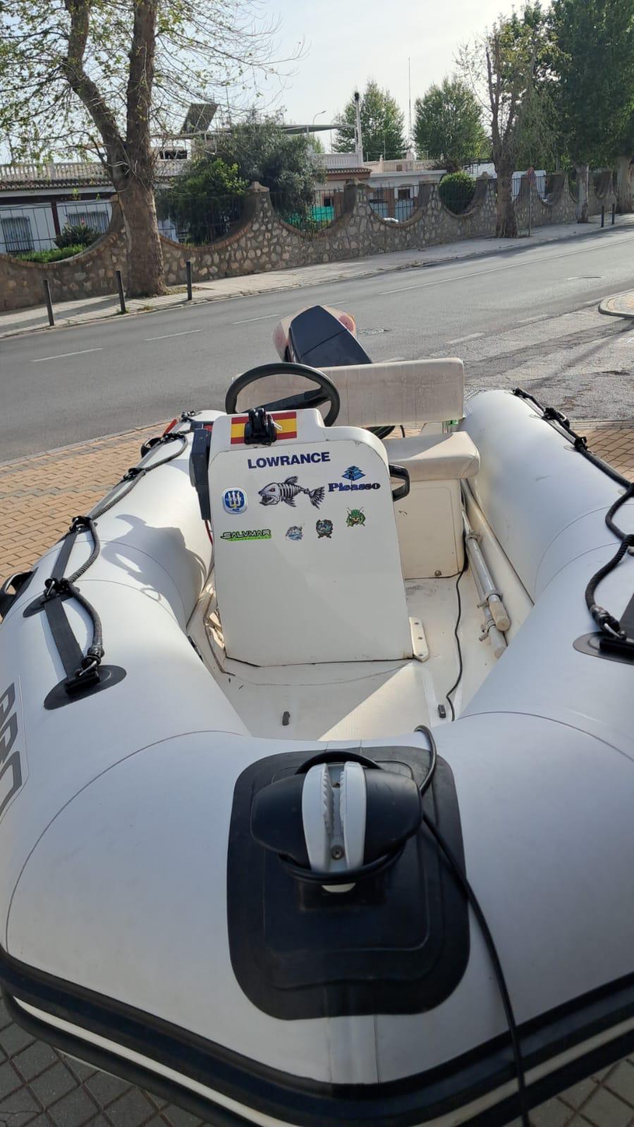 Foto 1 de Embarcacion neumatica Zodiac Pro