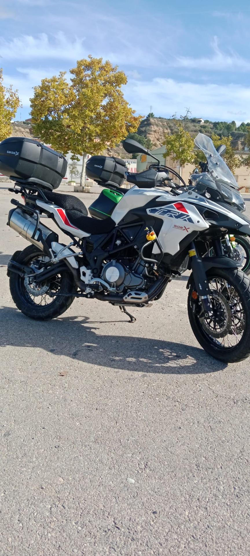 Foto 2 de Cambio mi Benelli trk 502x