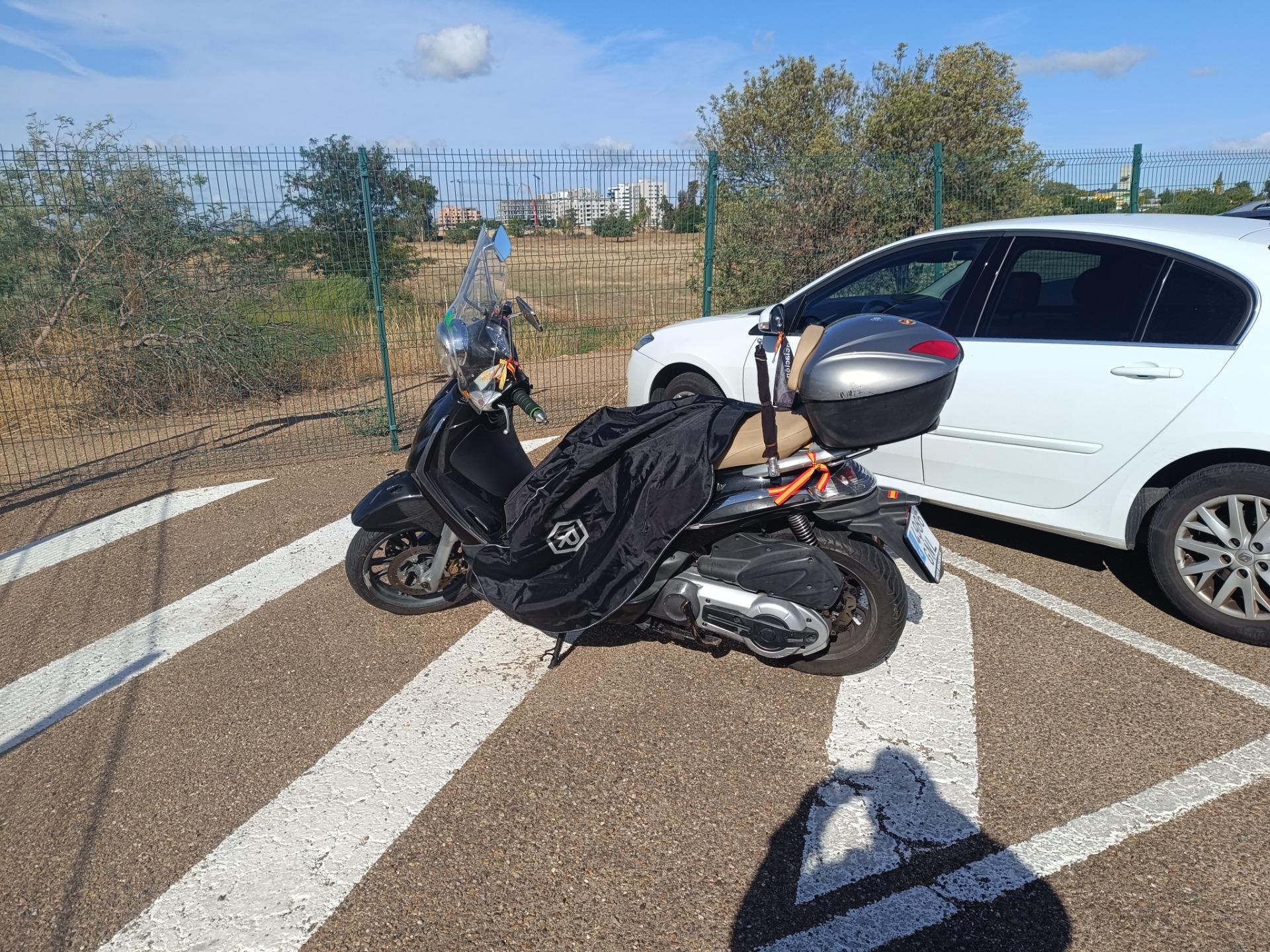 Foto 5 de Moto Maxi Scooter PIAGGIO BEVERLY TOURER 400cc
