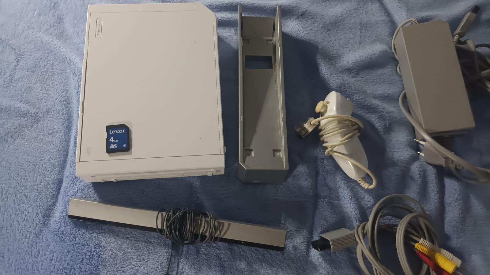 Foto 6 de Nintendo Wii blanca con varios accesorios y "magia"