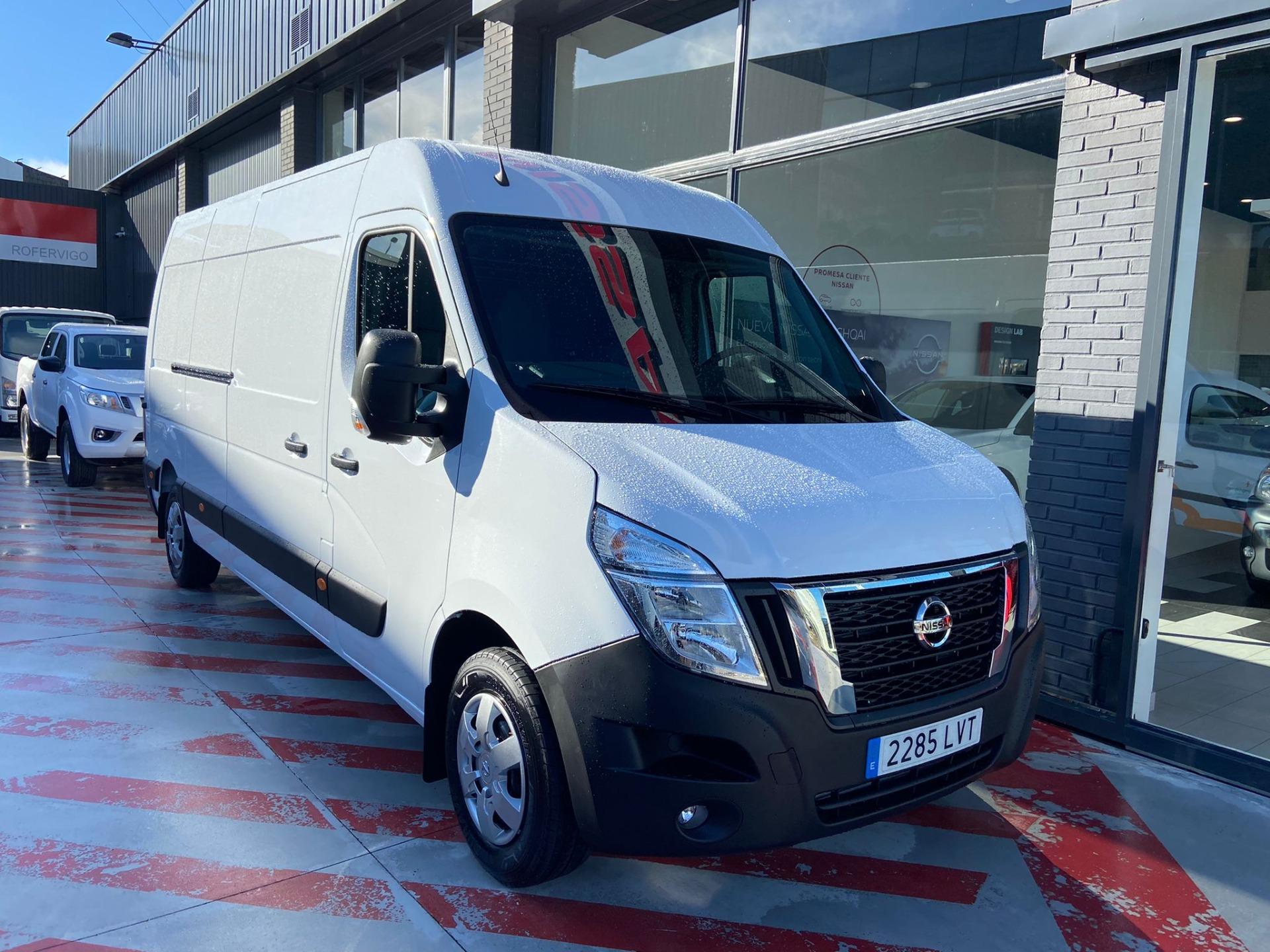 Foto 5 de Furgoneta nv 400 por coche