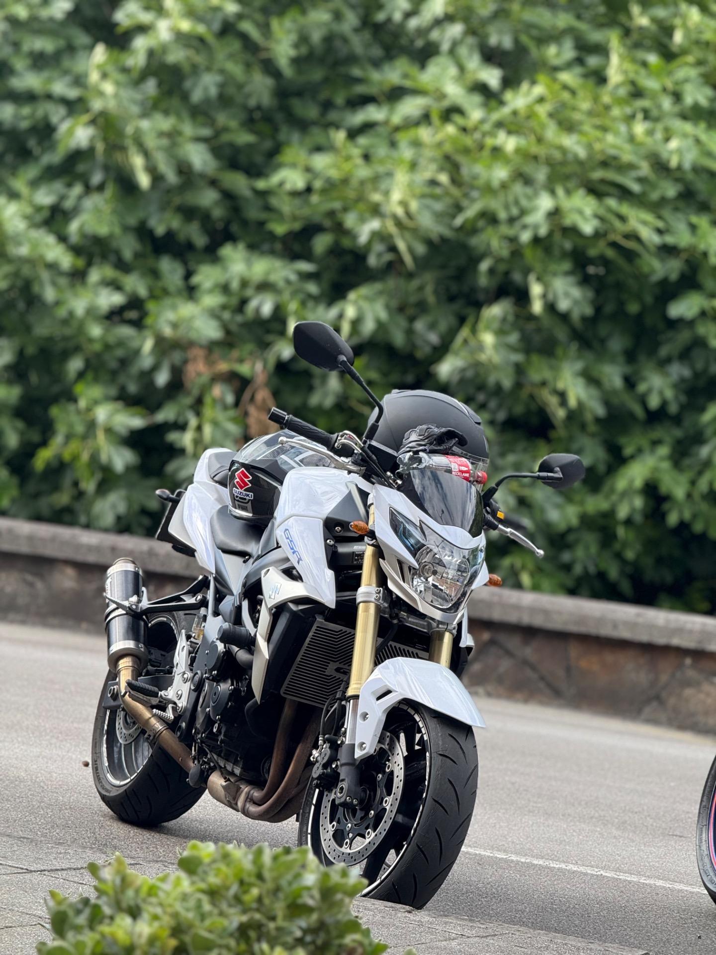 Foto de Suzuki GSR 750