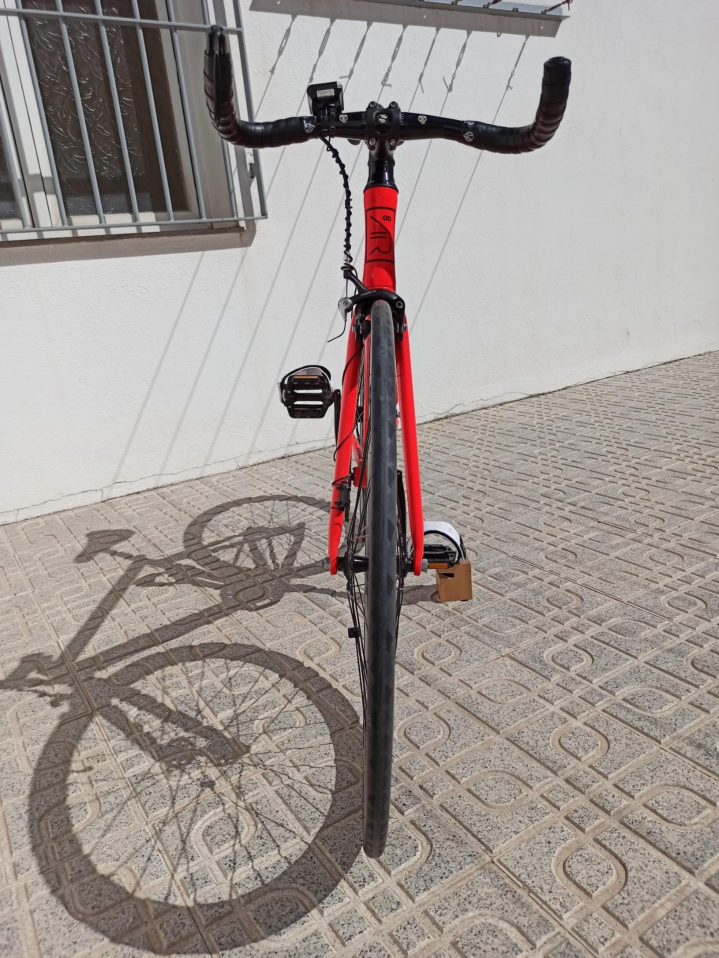 Foto 5 de Bicleta de piñon fijo (Fixie) / freno contrapedal