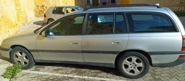 Foto 2 de Opel Omega B Caravan 94V 2.2 DTI