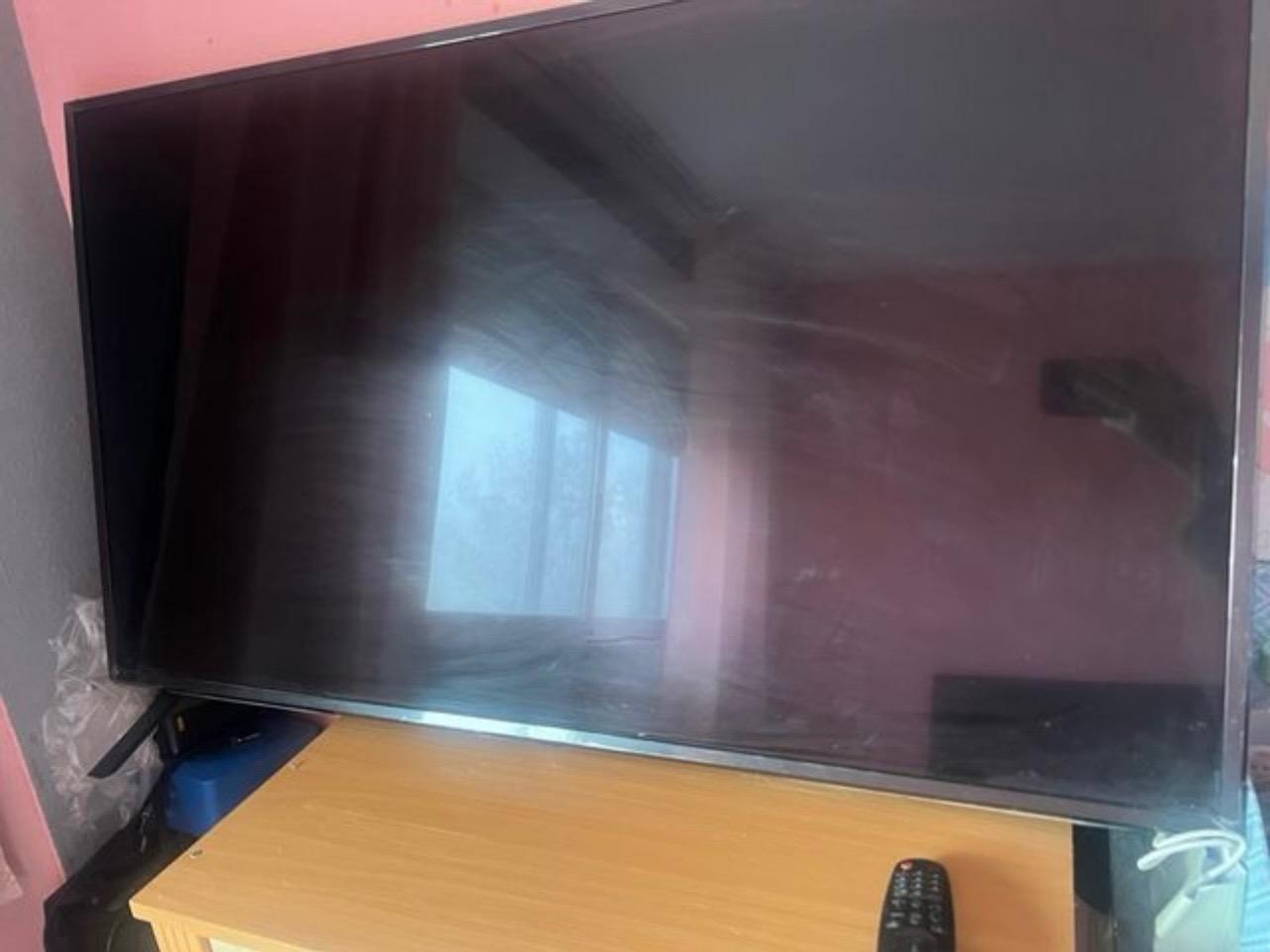 Foto 2 de Cambio televisión por algo que me interese un ordenador portátil 