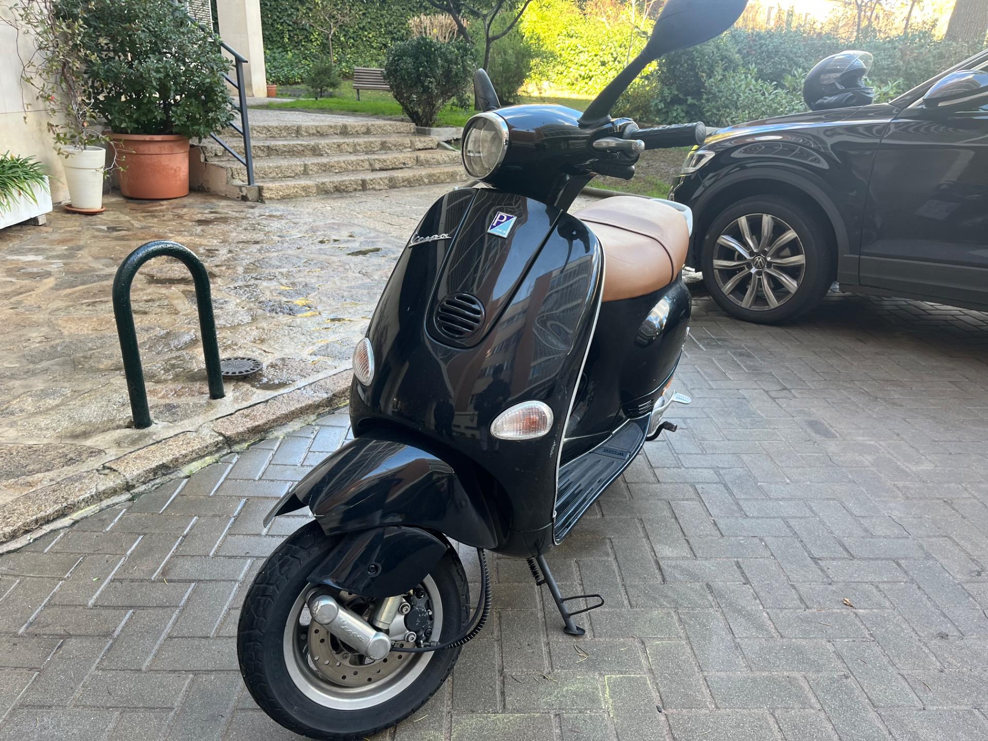 Foto 8 de Moto Vespa 125 ET4 