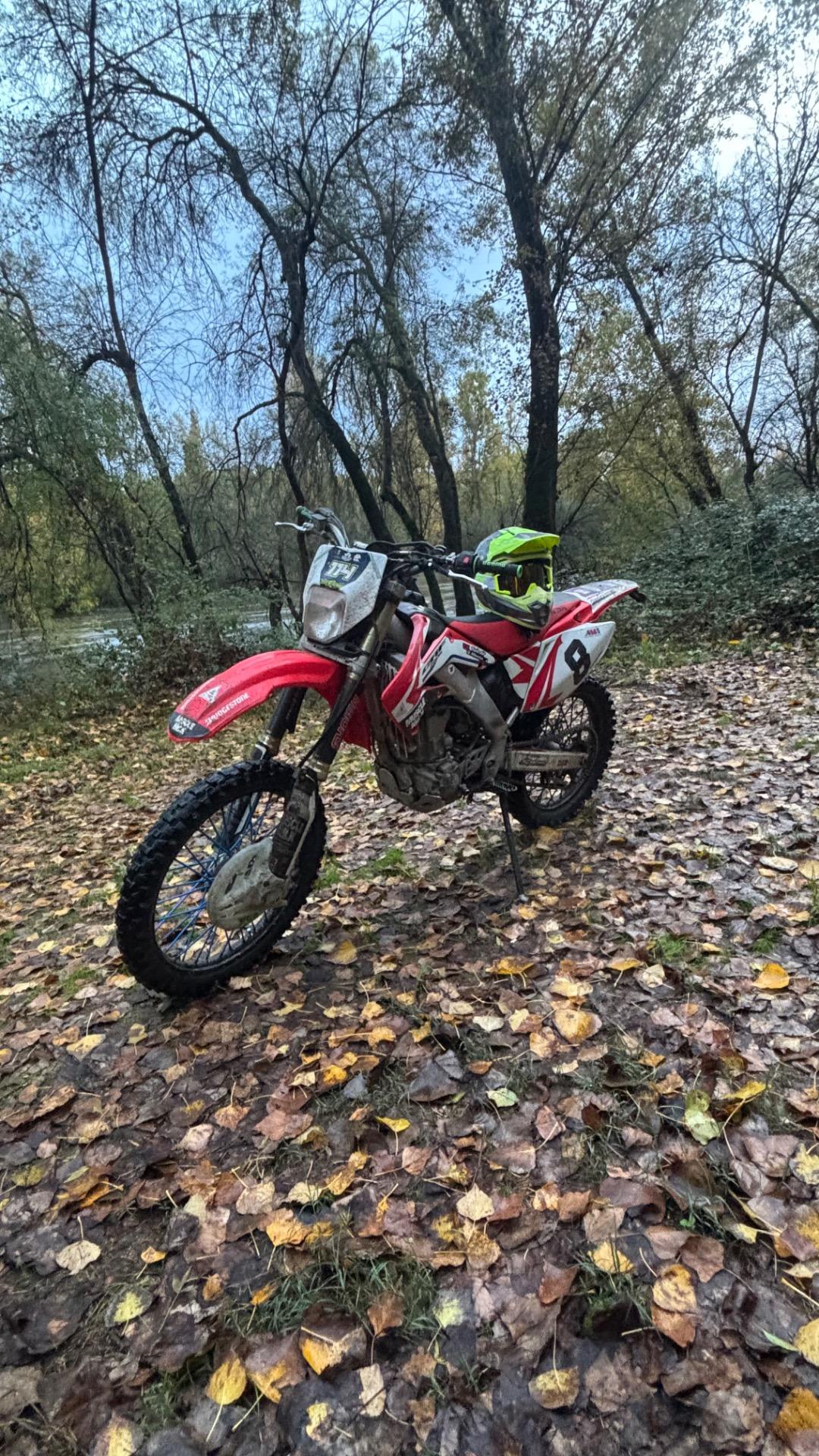 Foto 3 de Honda crf250R matriculada 