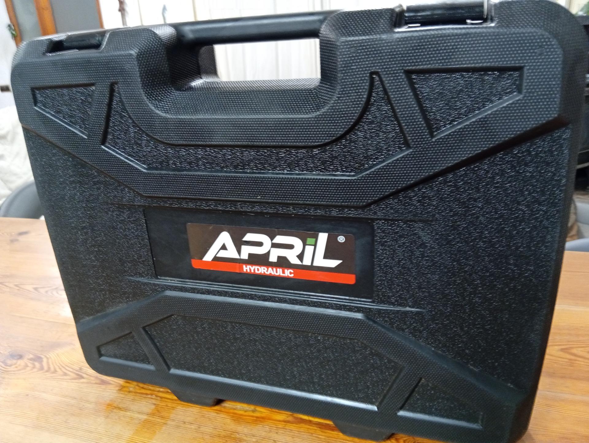 Foto 4 de Prensadora a batería de terminales eléctricos 