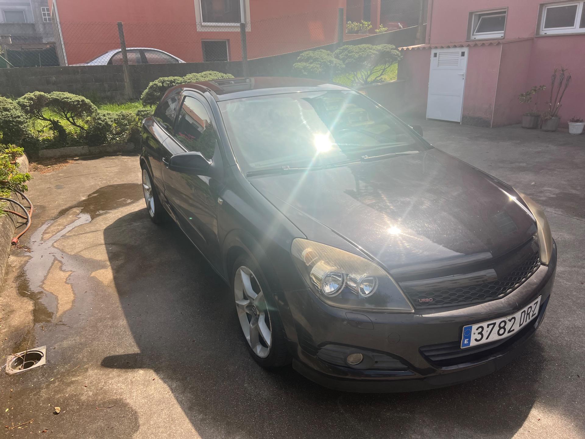 Foto de Astra GTC TUBRO 2.0T 200cv