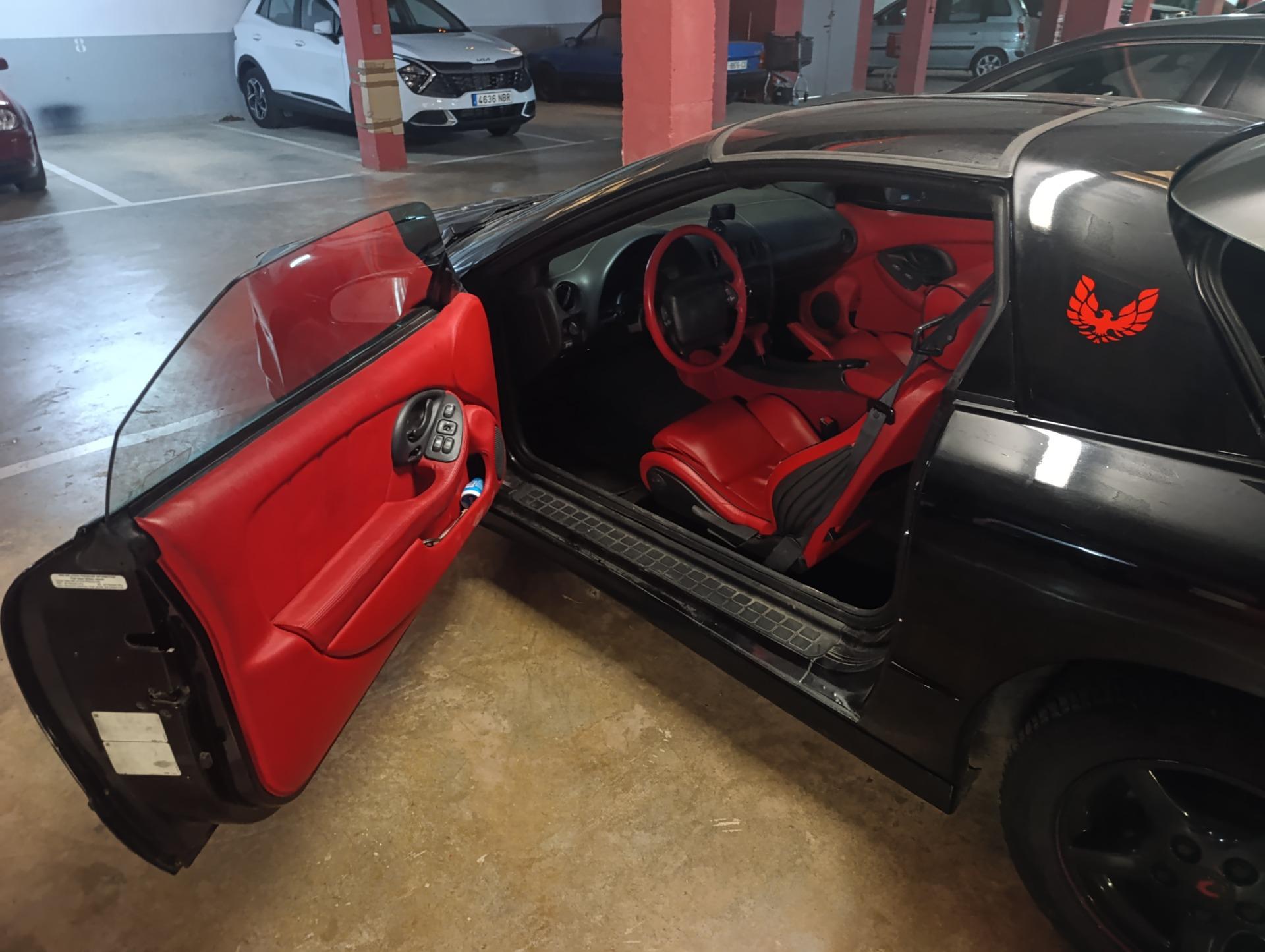 Foto de Auténtico Pontiac firebird tramsan 