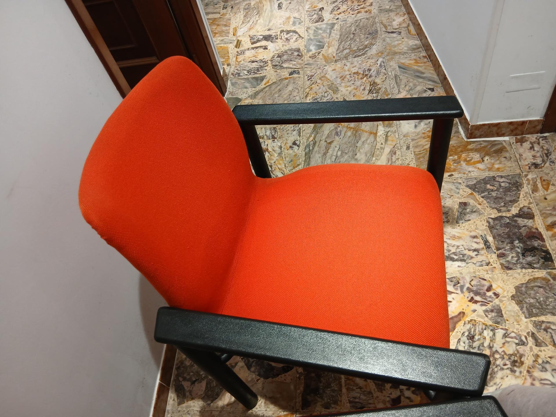Foto 3 de Par de sillones ergonómicos de oficina o sala. 