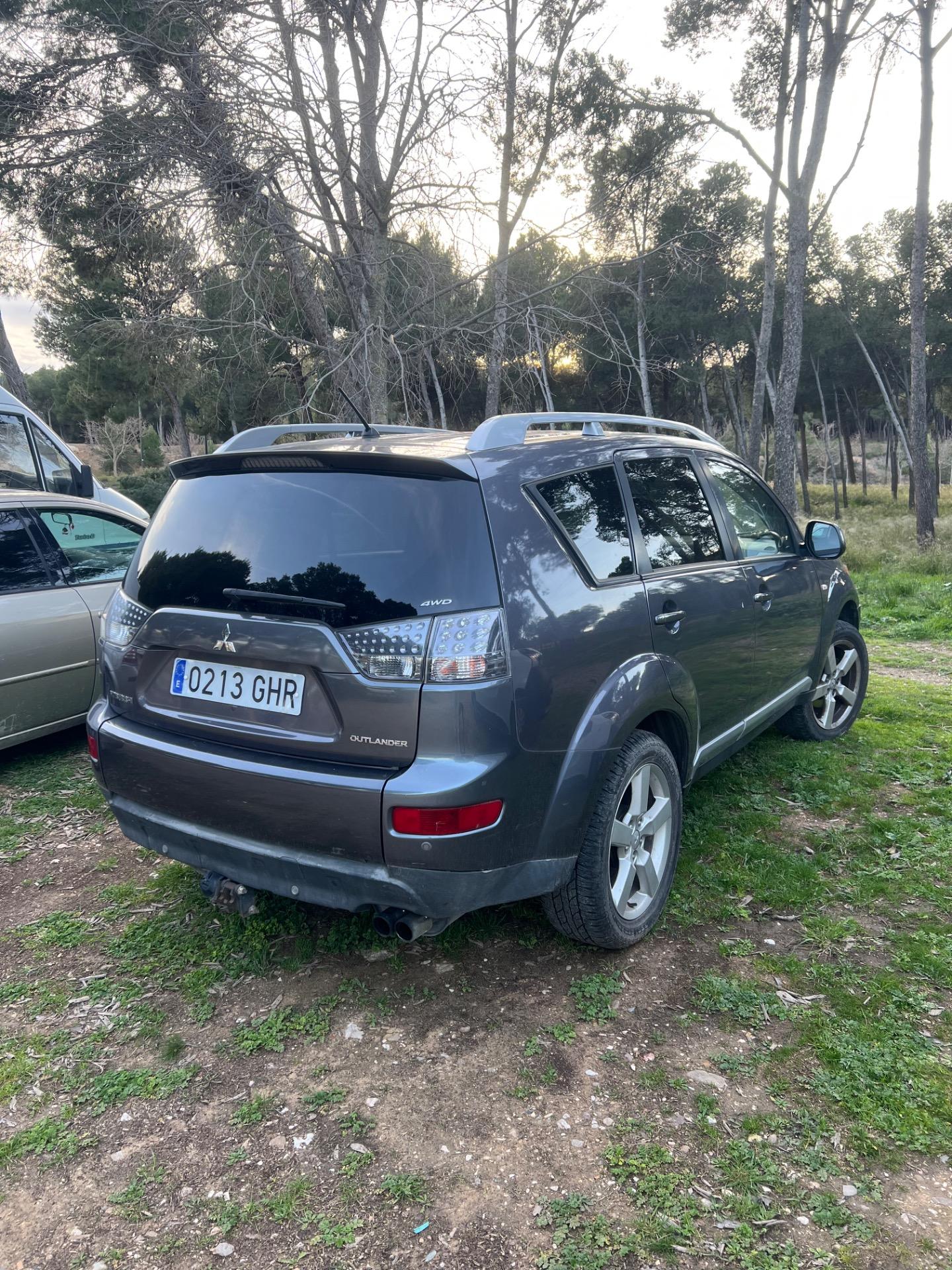 Foto 2 de Mitshiubishi Outlander 