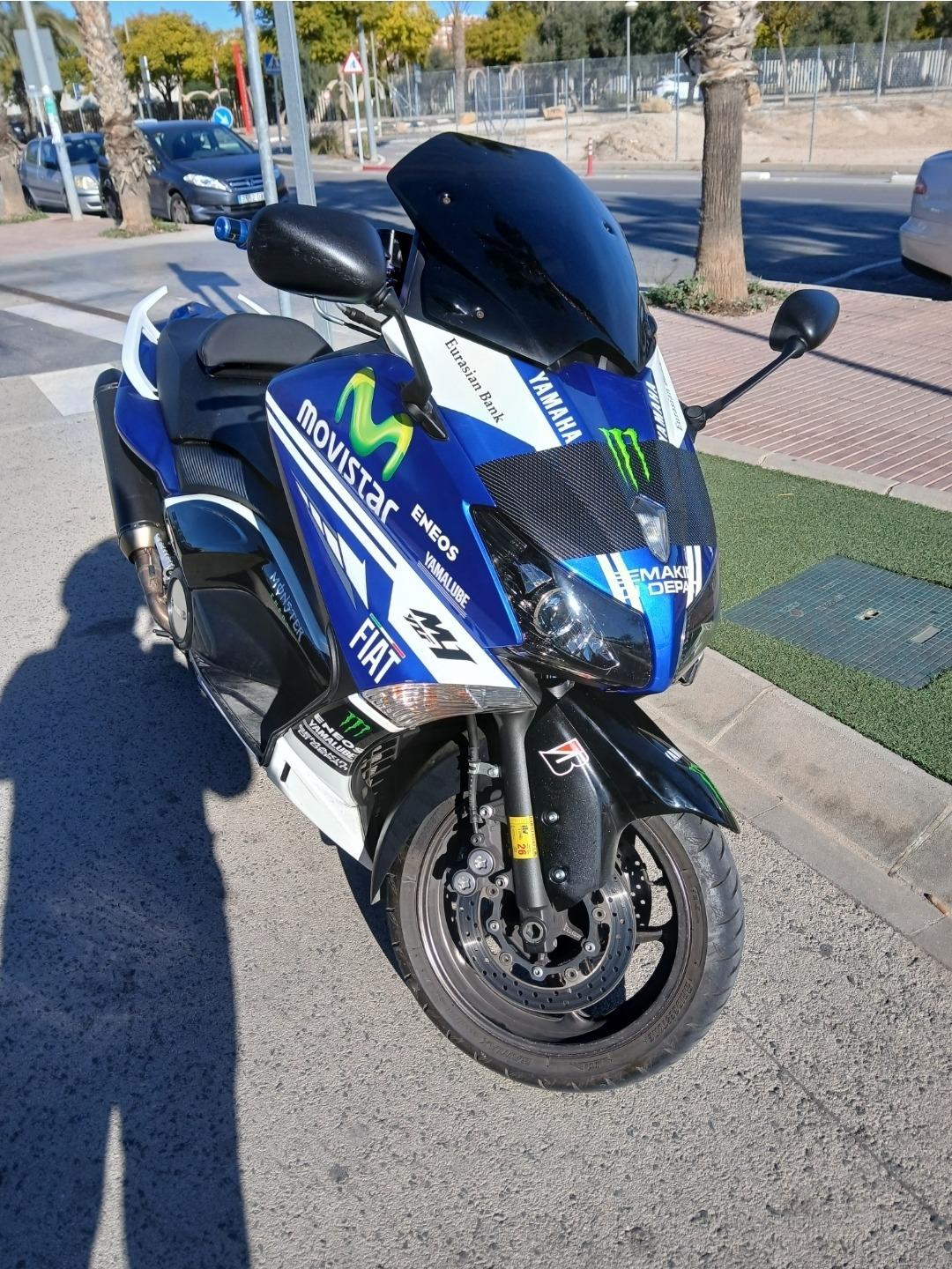 Foto 2 de Cambio moto yamaha t max 530 por un coche 