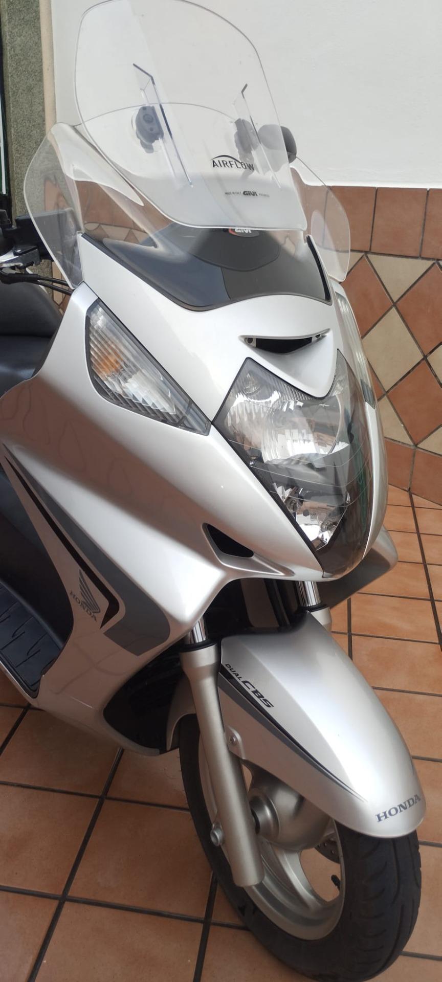 Foto 3 de Cambio por moto de cambio de 600 o más , que este bien cuidada