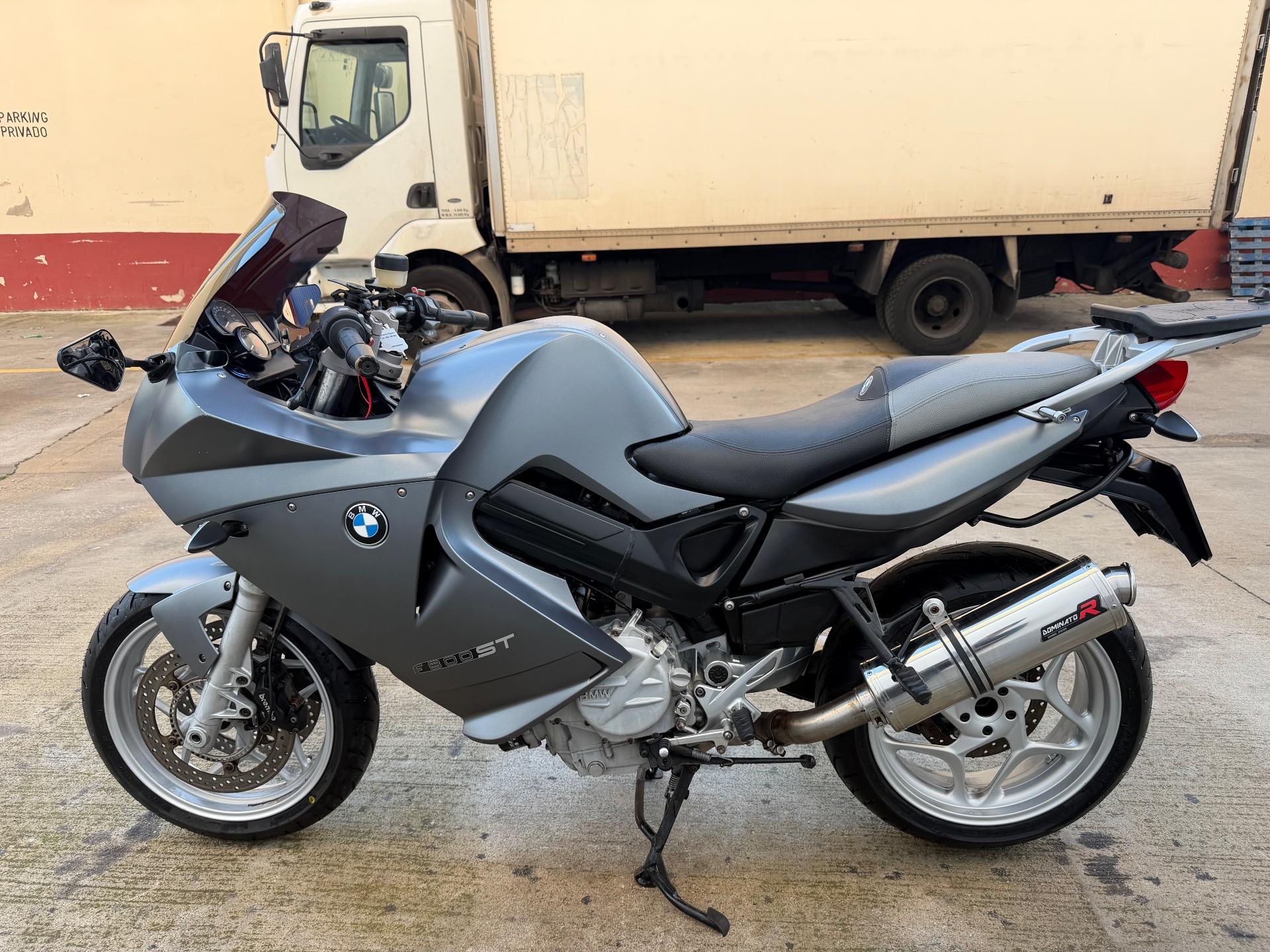 Foto 1 de Coche pequeño en buen estado 