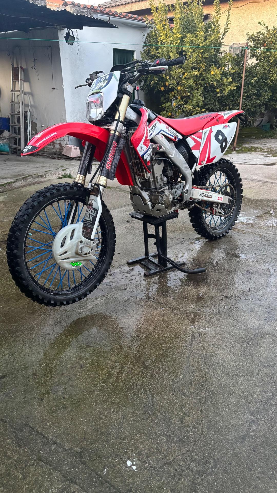 Foto 1 de Honda crf250R matriculada 