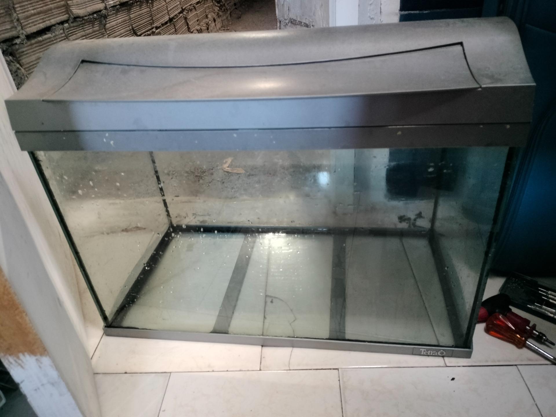 Foto 3 de Acuario de unos 70 litros +-