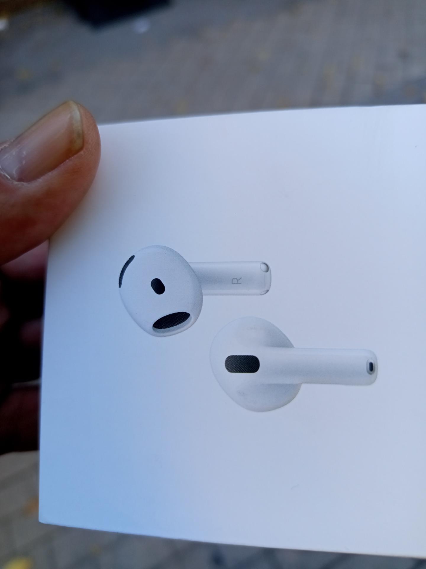 Foto 4 de Airpods 4 con cancelación de ruido,por bicicleta