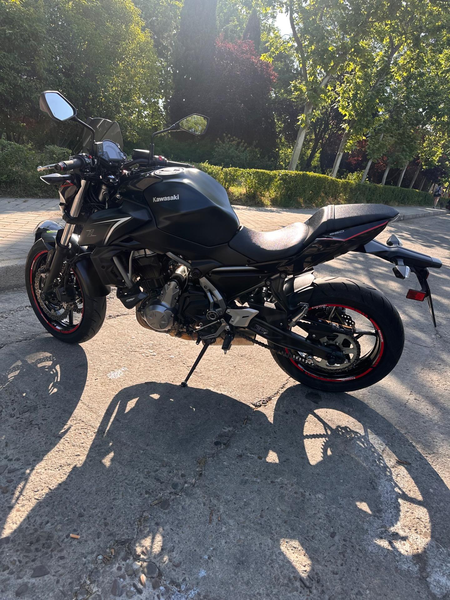 Foto 6 de Kawasaki z650 2017 23.500 muy cuidada