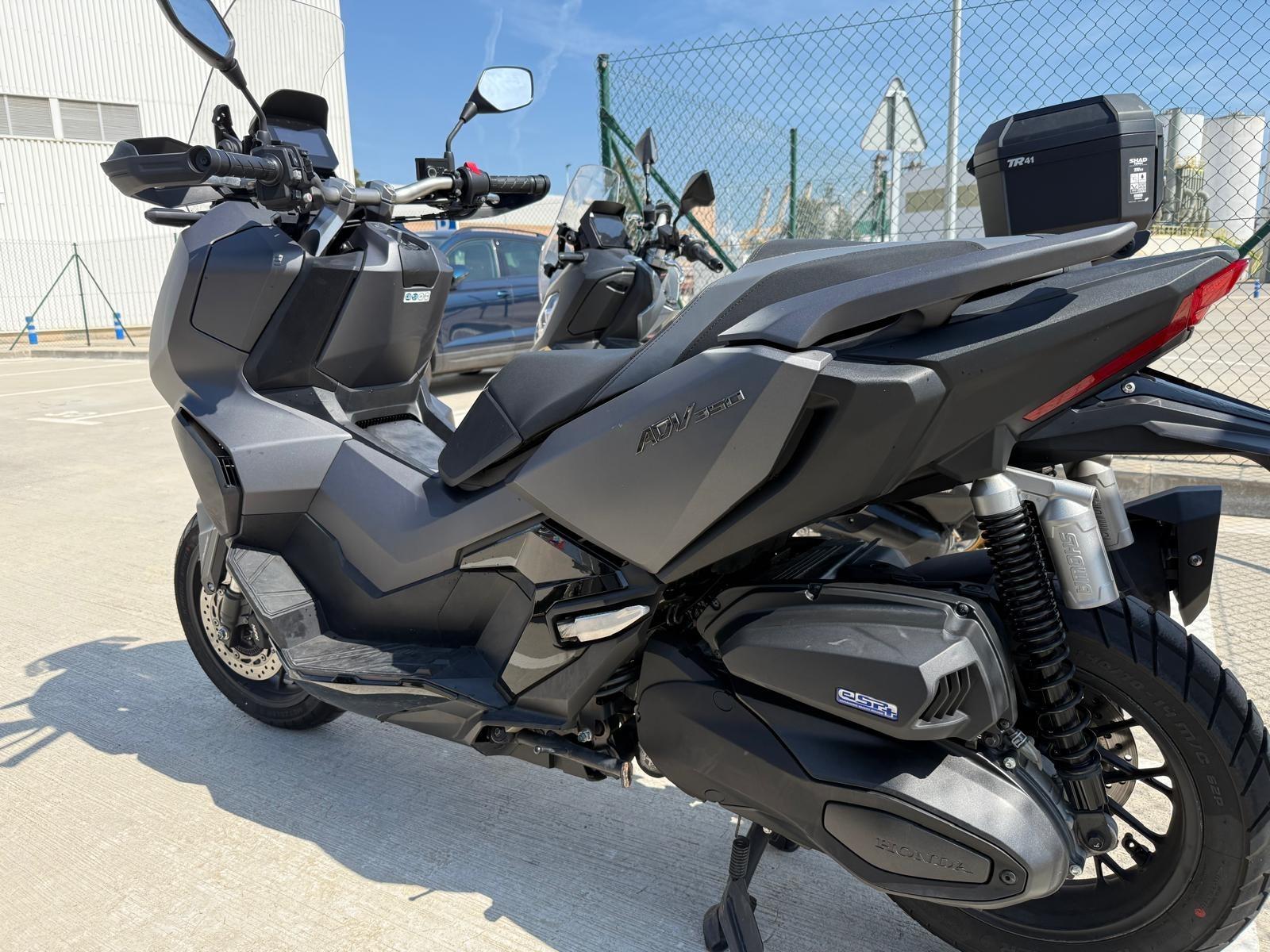 Foto 5 de Cambió ADV350 del 2023 cn 5500km por una mt07,