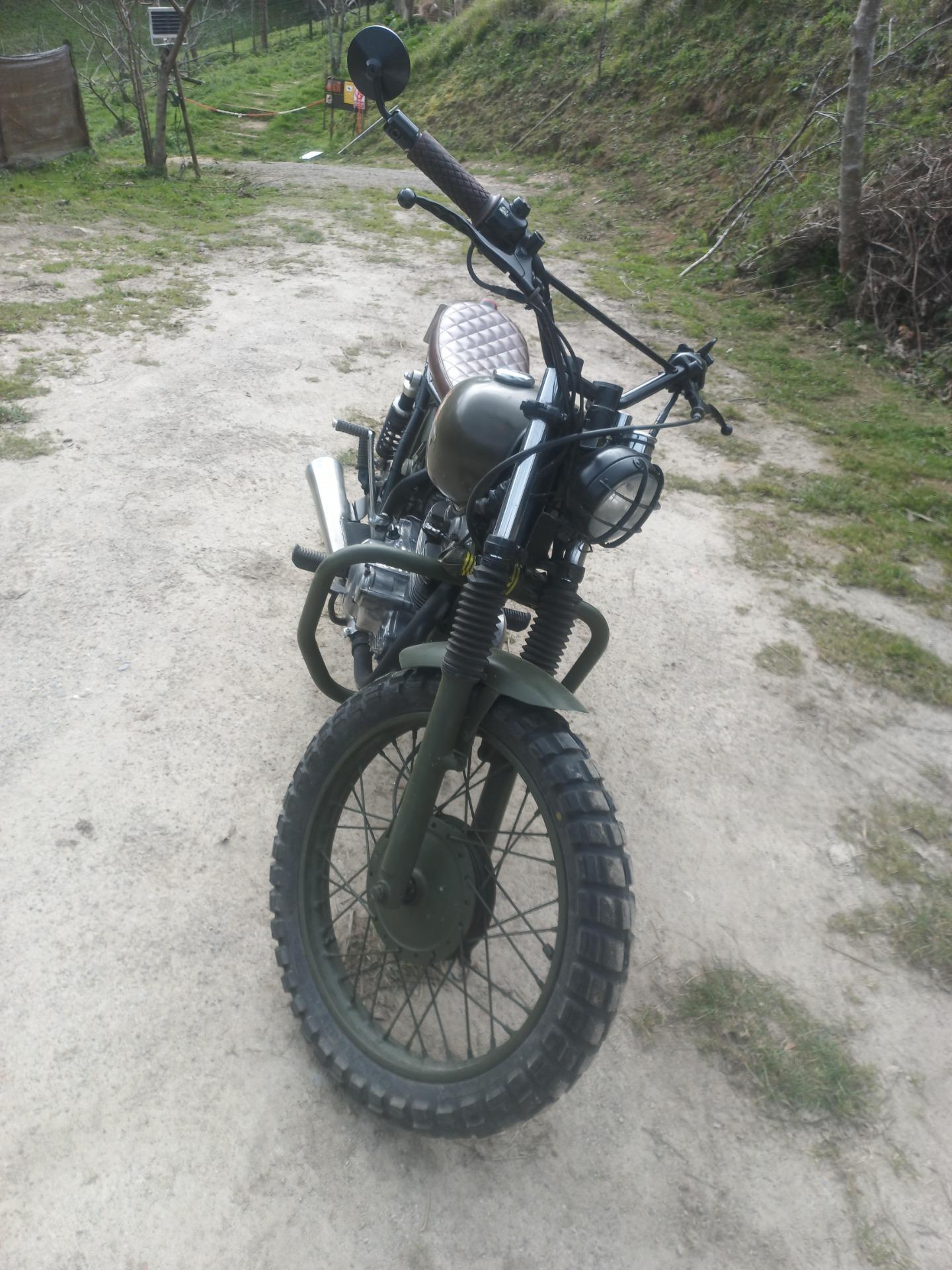 Foto 3 de Café Racer Yamaha SR 250