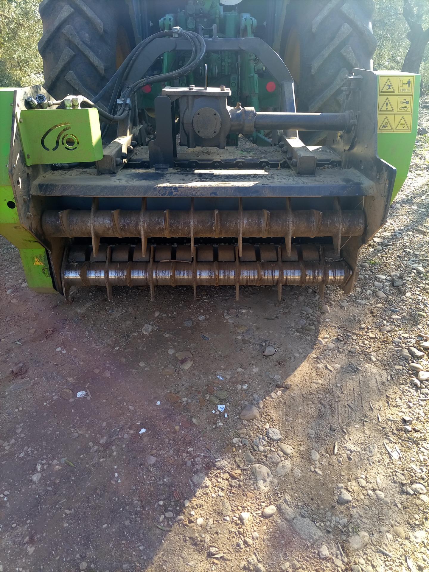 Foto 3 de Cambio maquinaria de trituradora de poda para tractores por coche o Cuba herbicida también se vende 